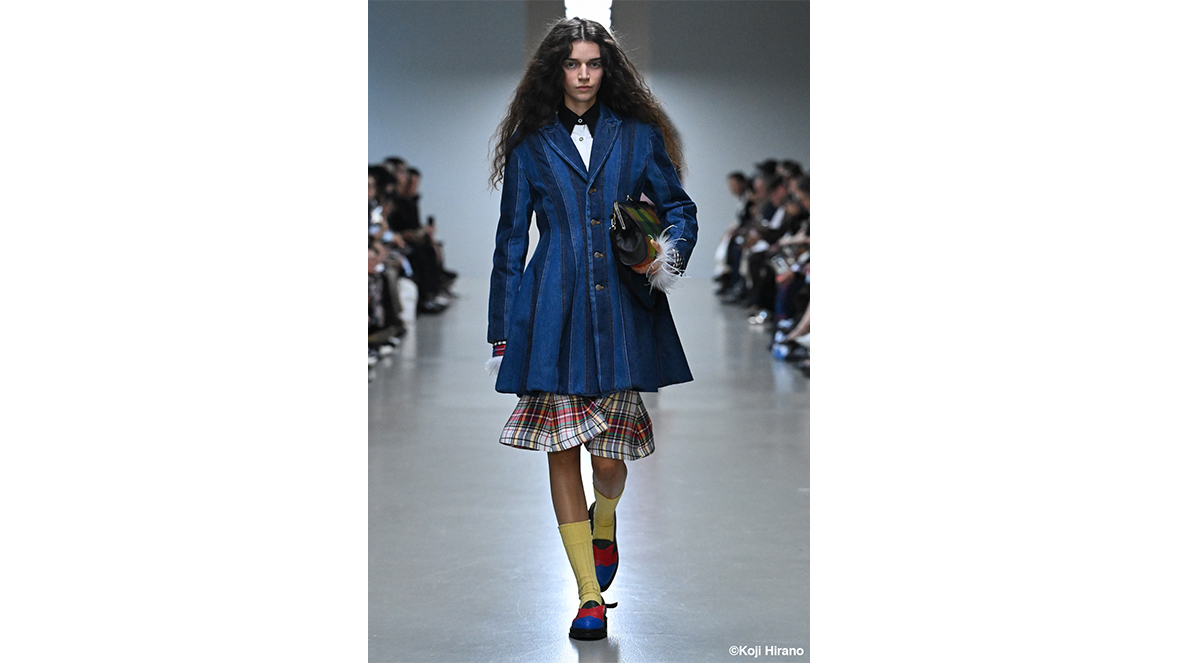 ANREALAGE’s Collection at Paris Fashion Week Spring/Summer 2026 - Outfit No. 11