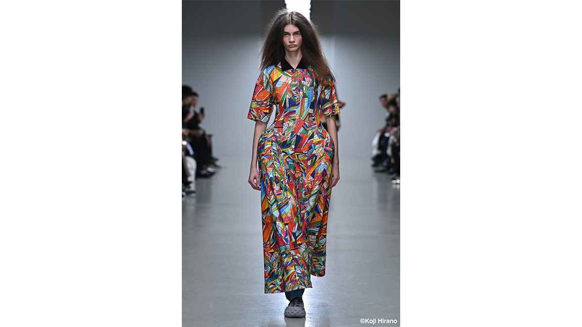ANREALAGE’s Collection at Paris Fashion Week Spring/Summer 2026 - Outfit No. 14