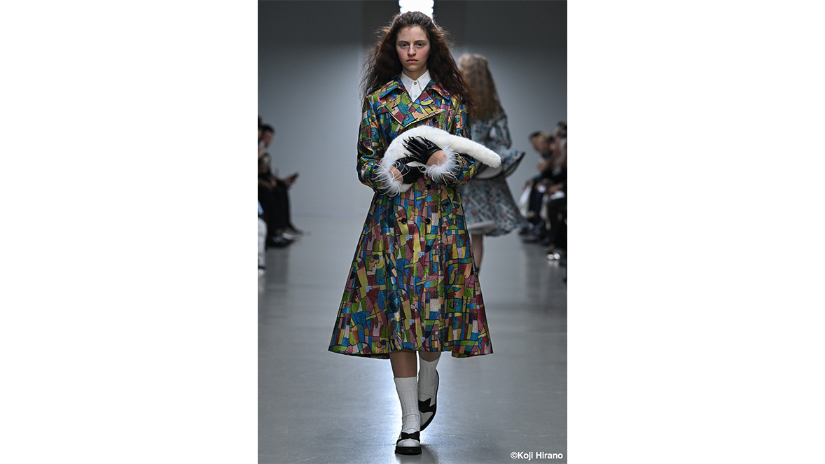 ANREALAGE’s Collection at Paris Fashion Week Spring/Summer 2026 - Outfit No. 18