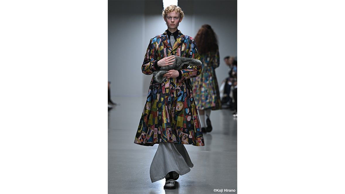 ANREALAGE’s Collection at Paris Fashion Week Spring/Summer 2026 - Outfit No. 19