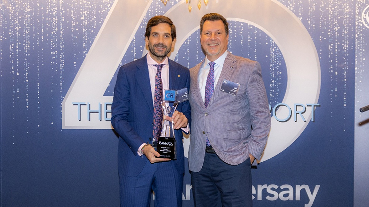 José M. Estébanez, Vice President of Corporate Marketing at Kyocera Document Solutions America, accepting the company’s eighth Frank Award for Best A4 Manufacturer from The Cannata Report Editor-in-Chief Mark Vruno.