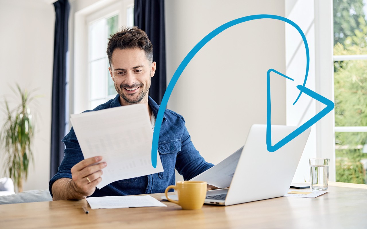 A professional collaborating using content services.