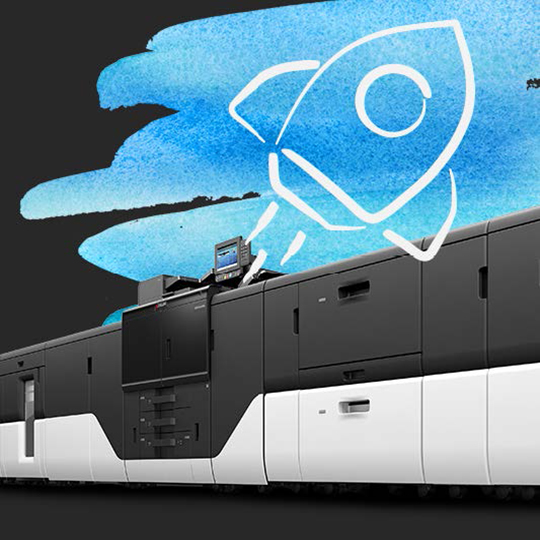 Identidad comercial de Kyocera destacando la productividad con una impresora de producción Kyocera.