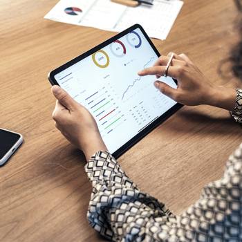 The proven effects of color print woman with tablet