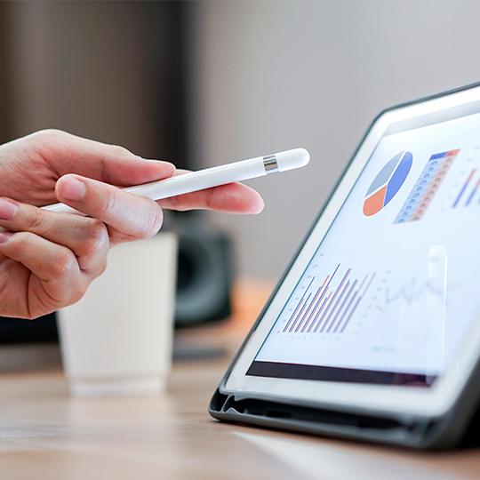 Advanced capture makes the difference, be able to: Hand with pen pointing at tablet