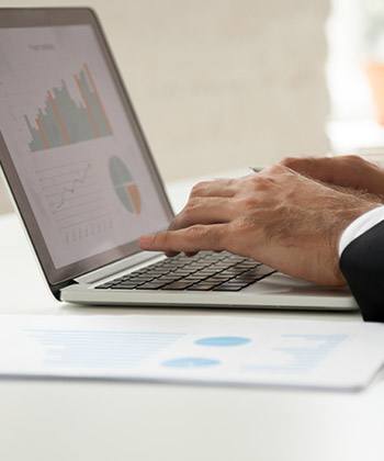 Soporte técnico hands at work